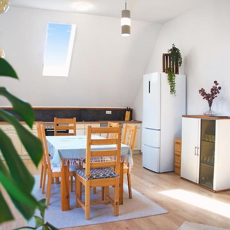Luxus Apartment! Kueche, Balkon, Netflix, Parkplatz - 8 Personen Ilmmunster Екстер'єр фото